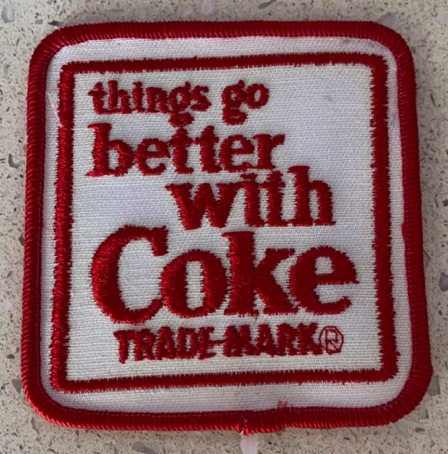 9577-1 € 5,00 coca cola embleem vierkant wit rood.jpeg